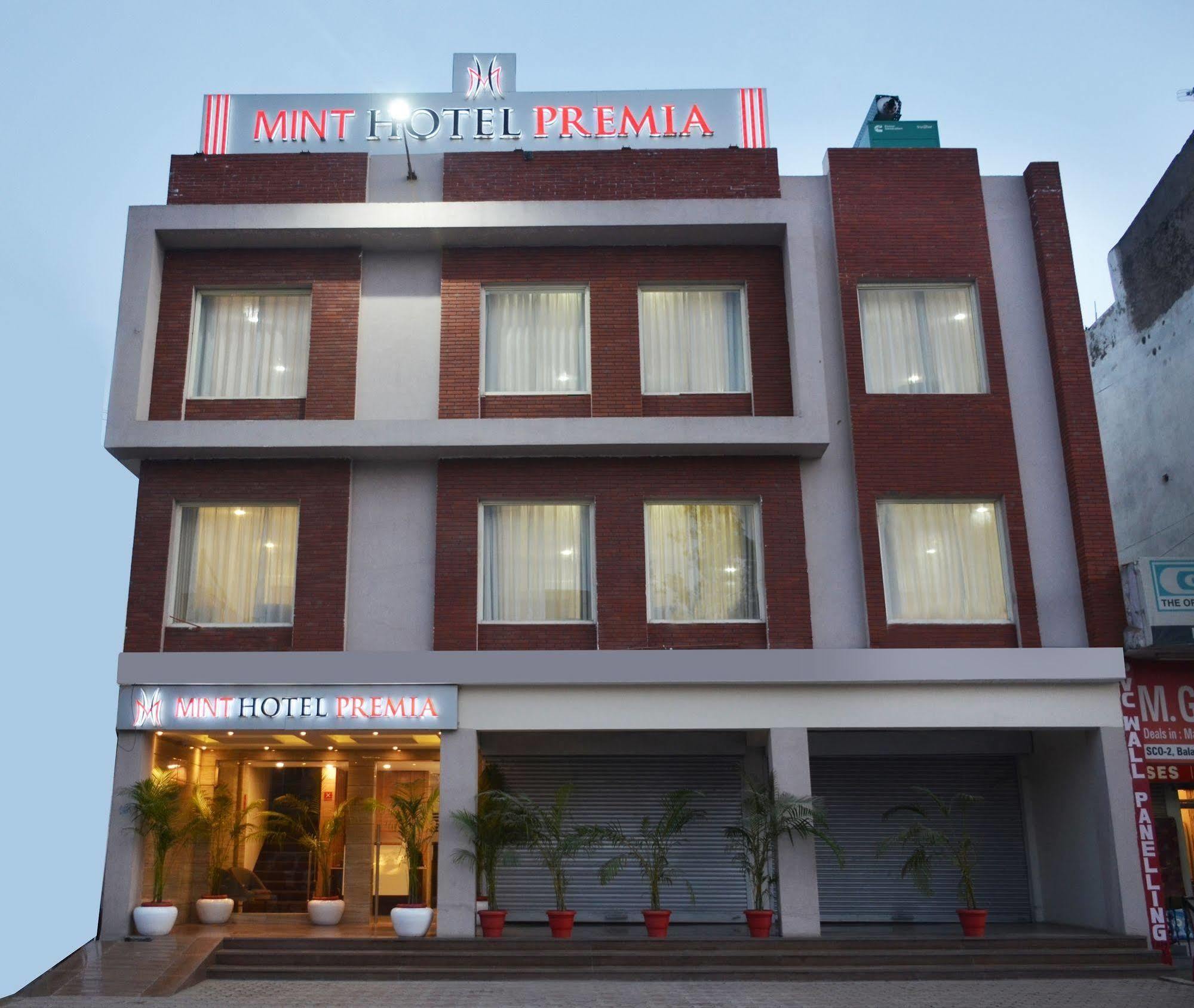 Mint Hotel Premia Chandigarh, Zirakpur Exterior foto