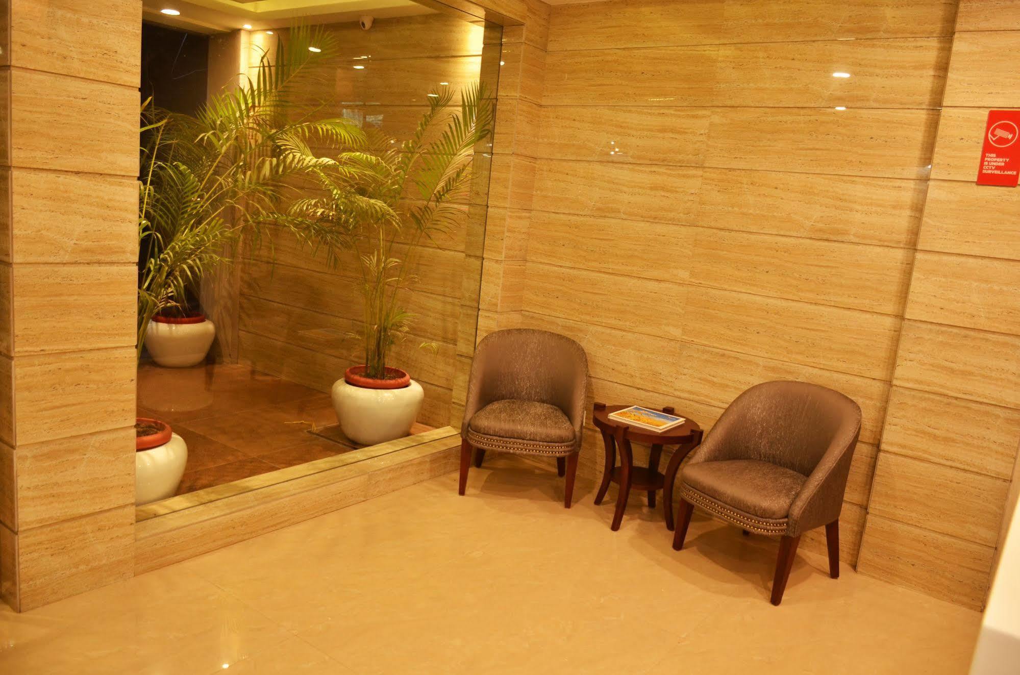 Mint Hotel Premia Chandigarh, Zirakpur Exterior foto